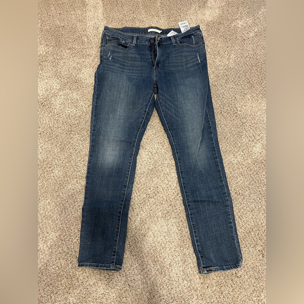 Levi’s 711 Skinny Jeans